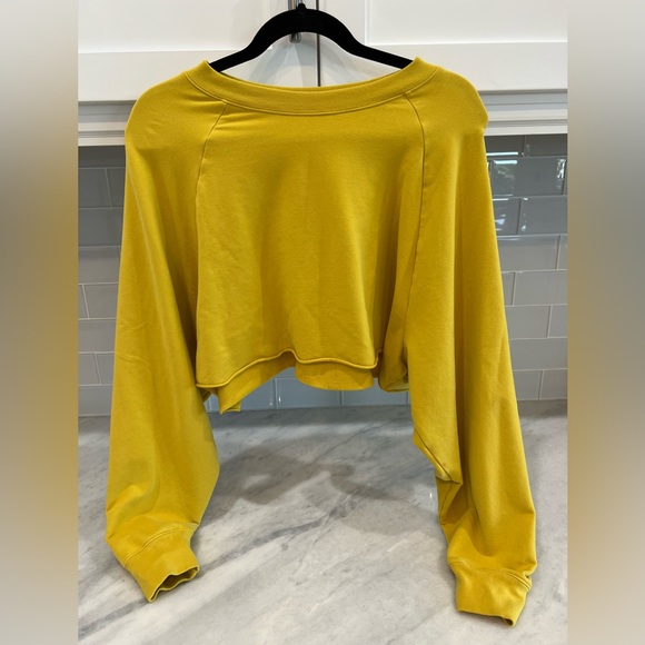 ALO Yoga Tops - Alo yoga cropped sweatshirt